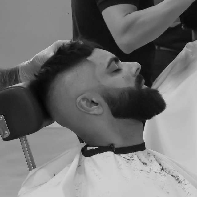 Men's Standard Haircut & Beard